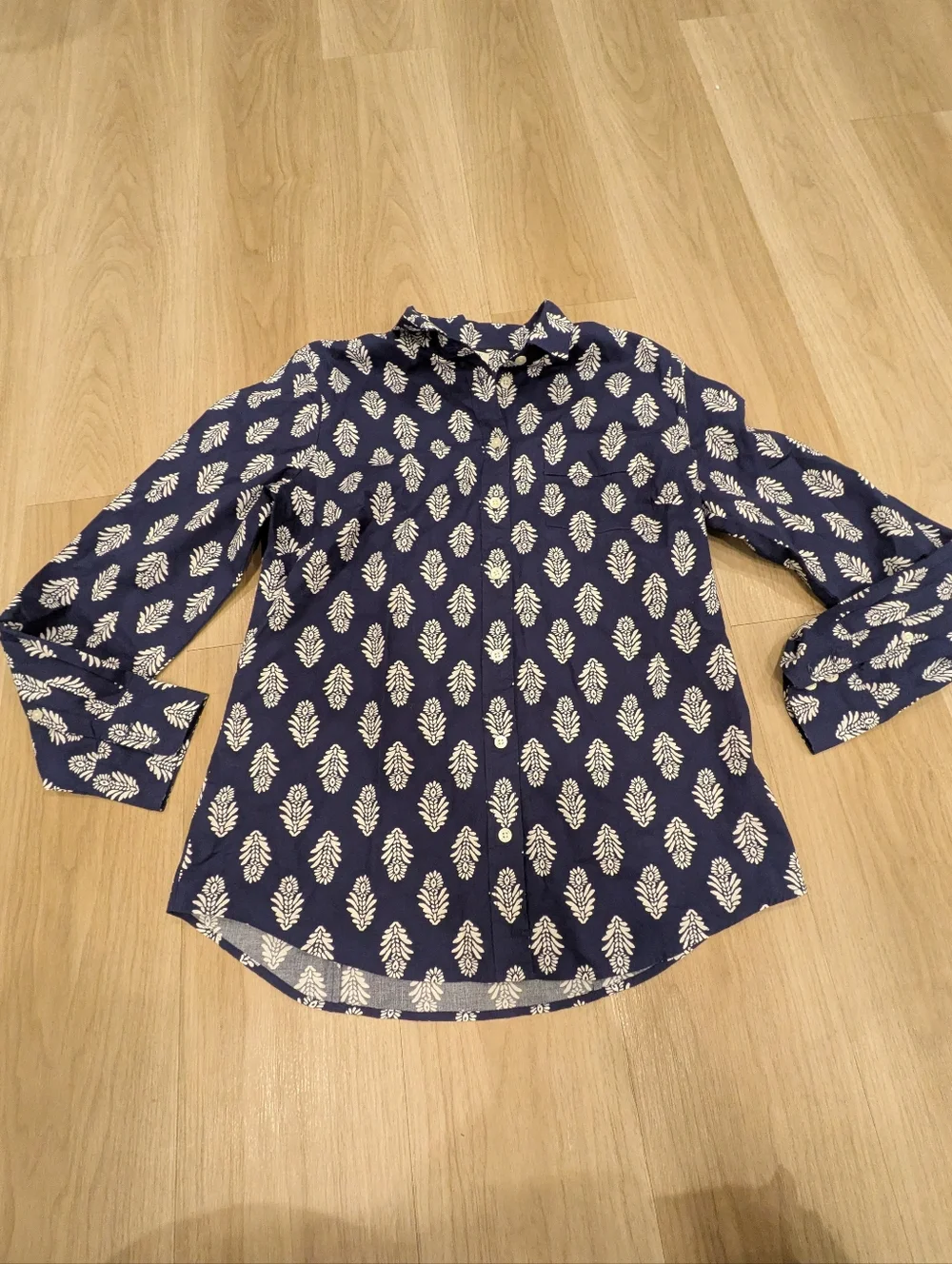 J Crew Blue Leaf Long Sleeve Button Up Size M